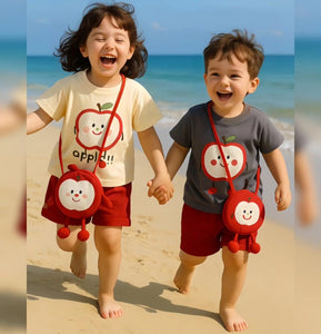 🍎 Little Apple Adventures – 3-Piece Toddler Outfit Set (T-Shirt, Shorts & Bag)